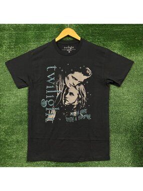 The Twilight Saga I'm In Love With a Vampire T-Shirt Size Medium